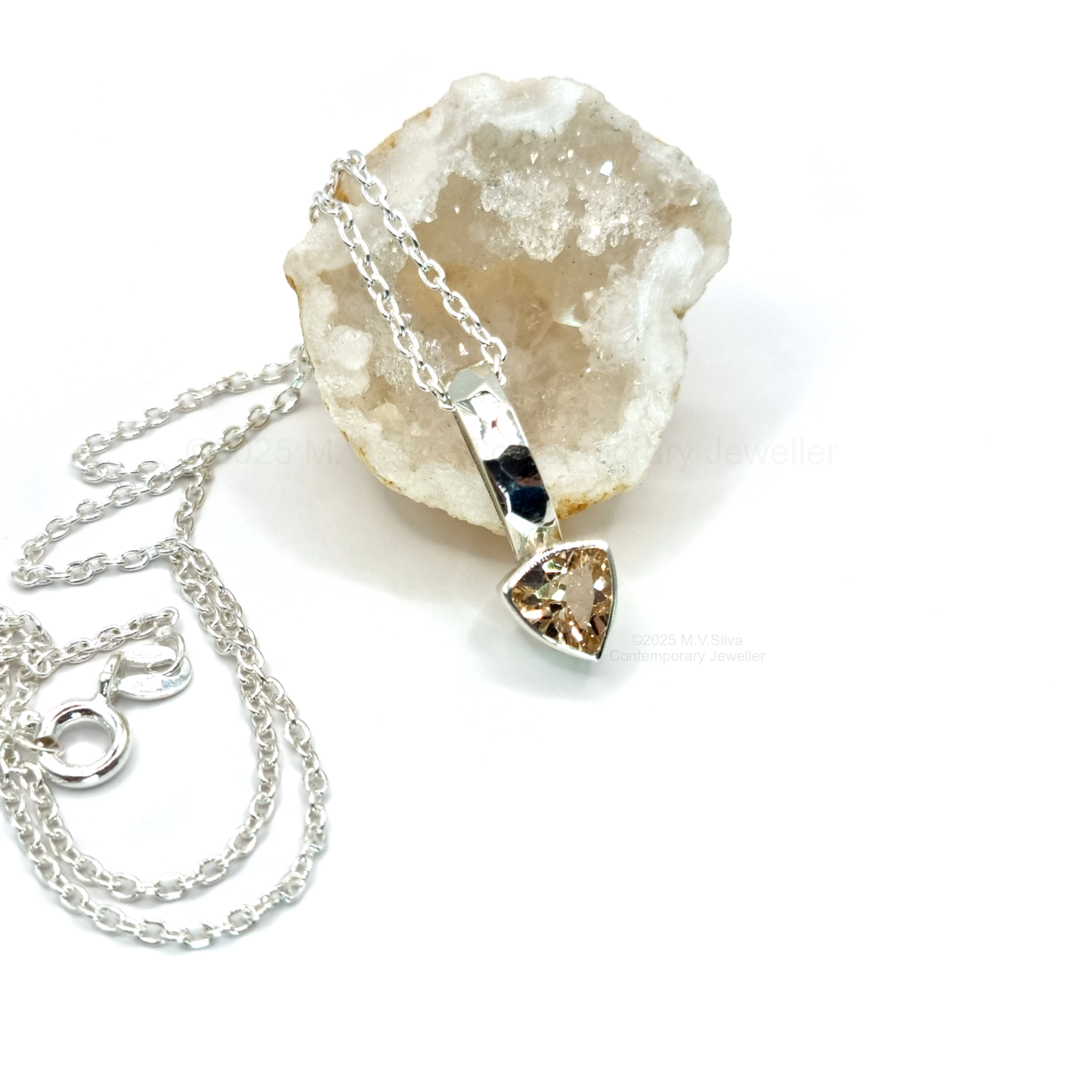 Heliodor Textured Pendant