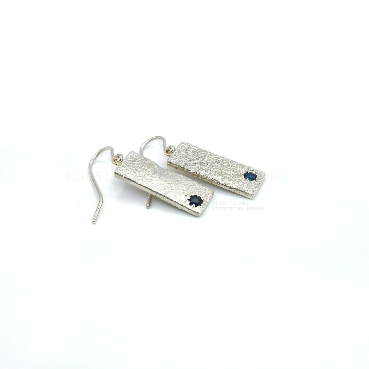 Reticulated sterling silver and sapphire rectangle earrings 4