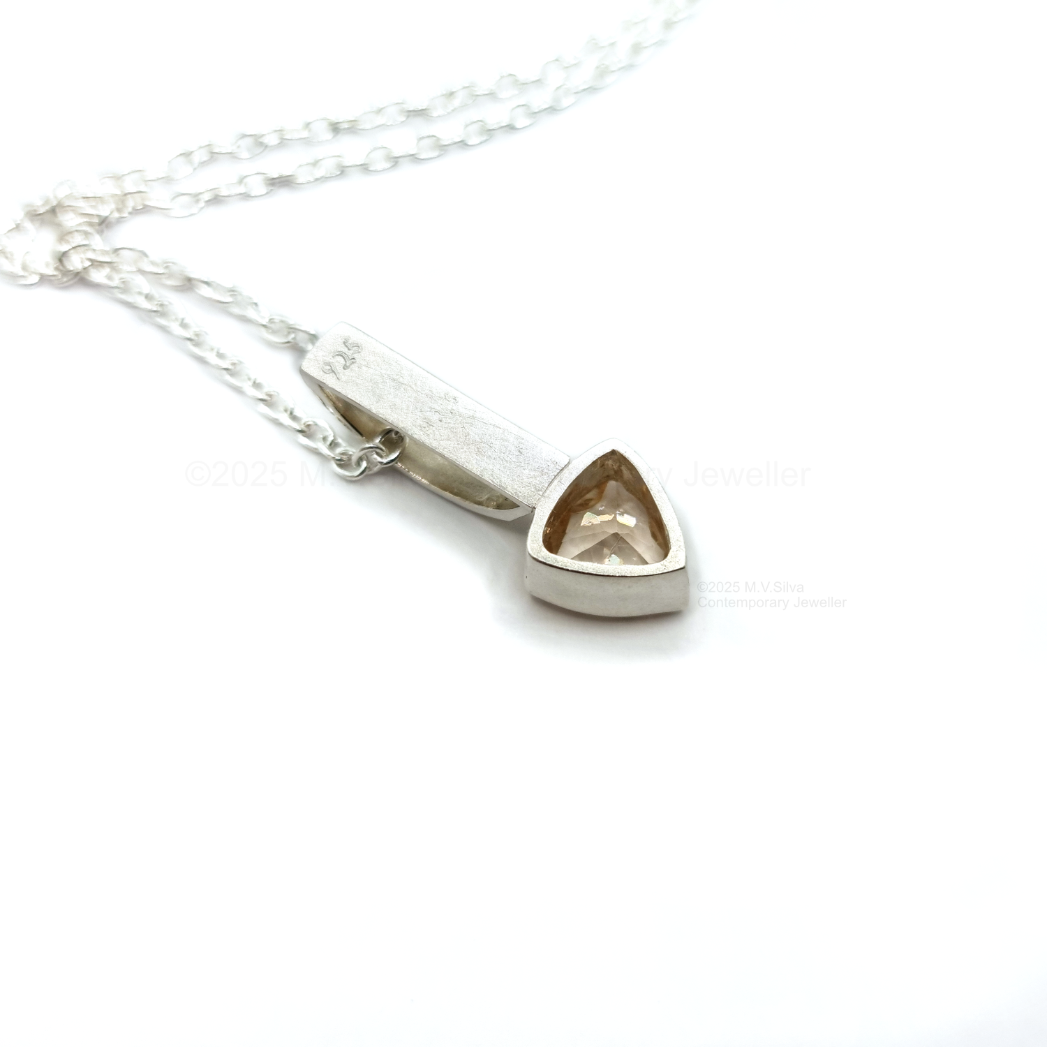 Heliodor Textured Pendant - back