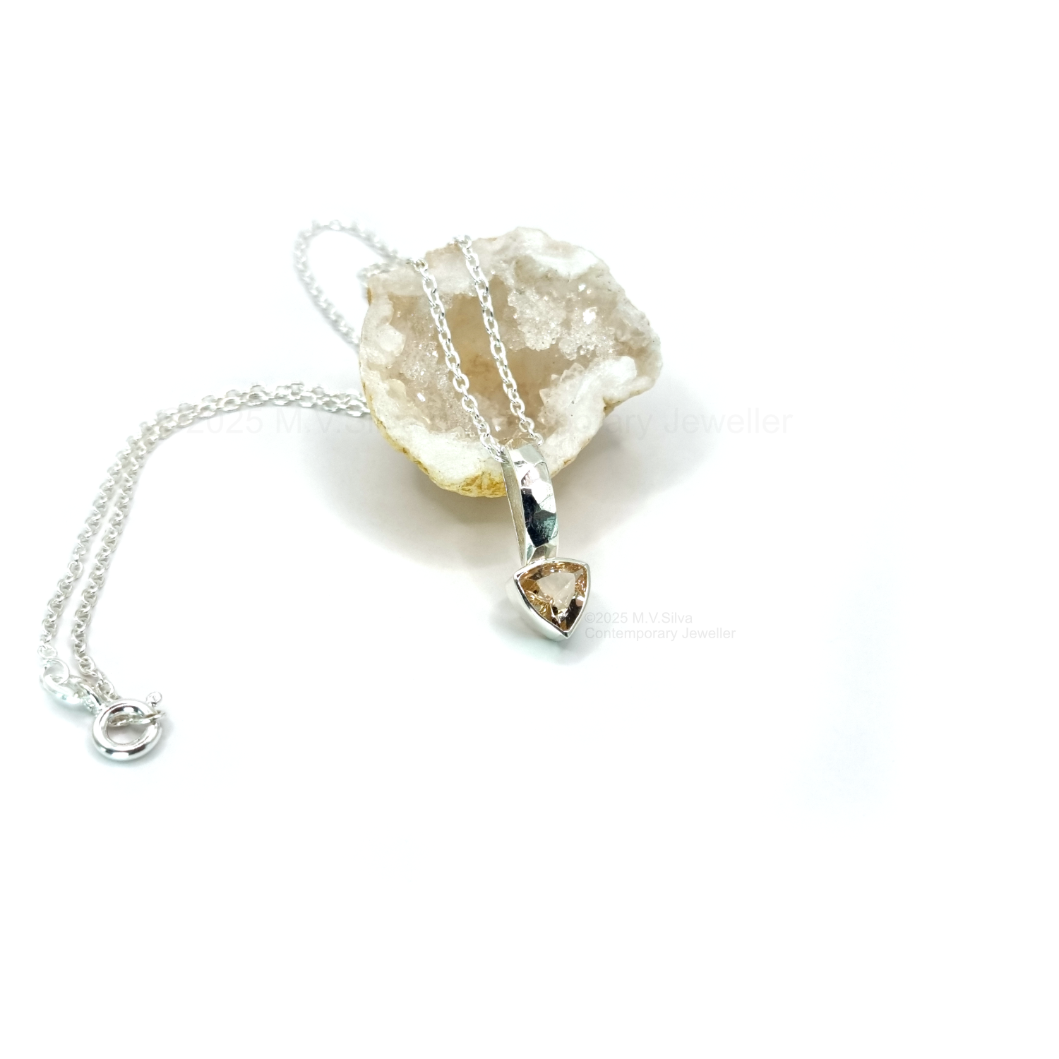 Heliodor Textured Pendant
