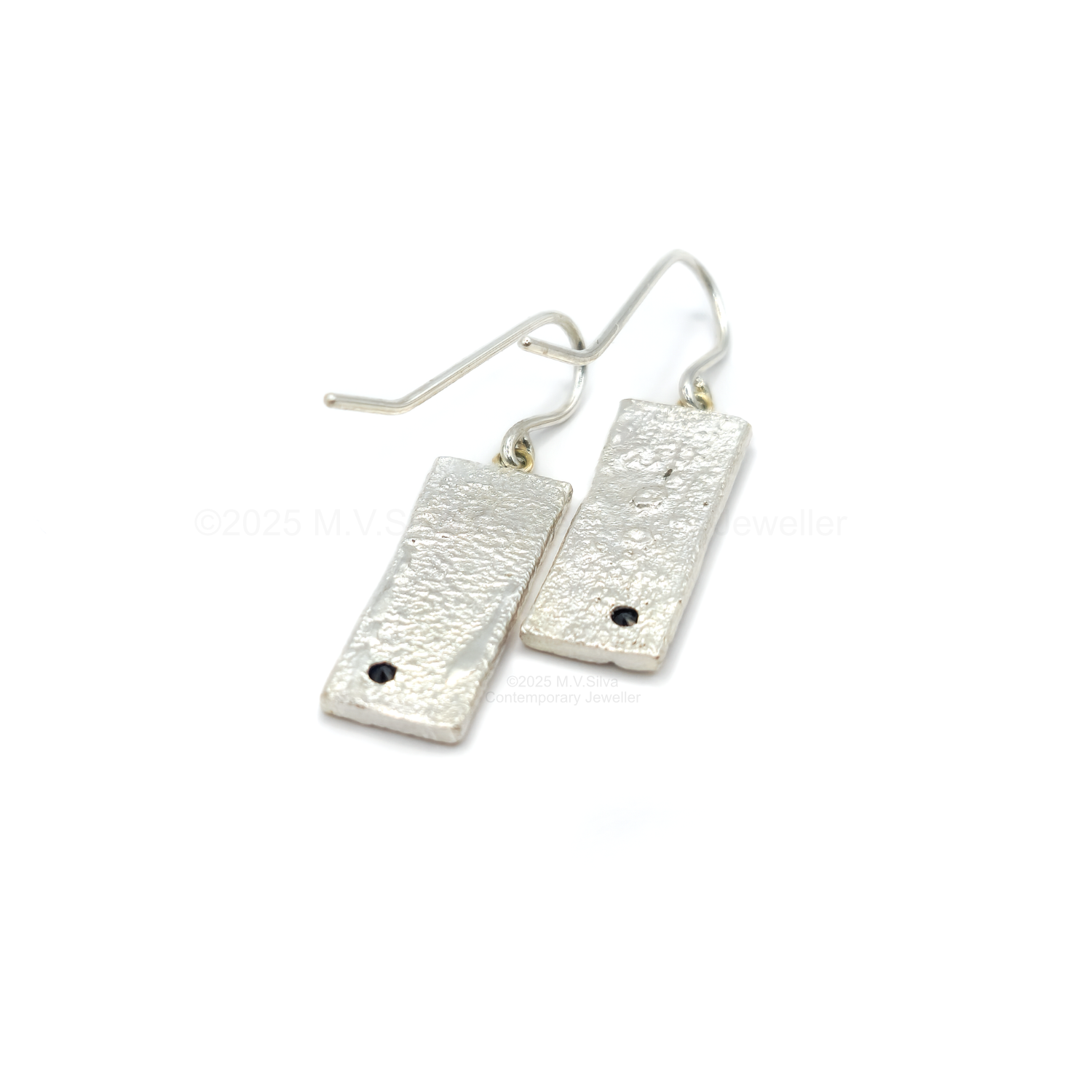 Reticulated sterling silver and sapphire rectangle earrings 8