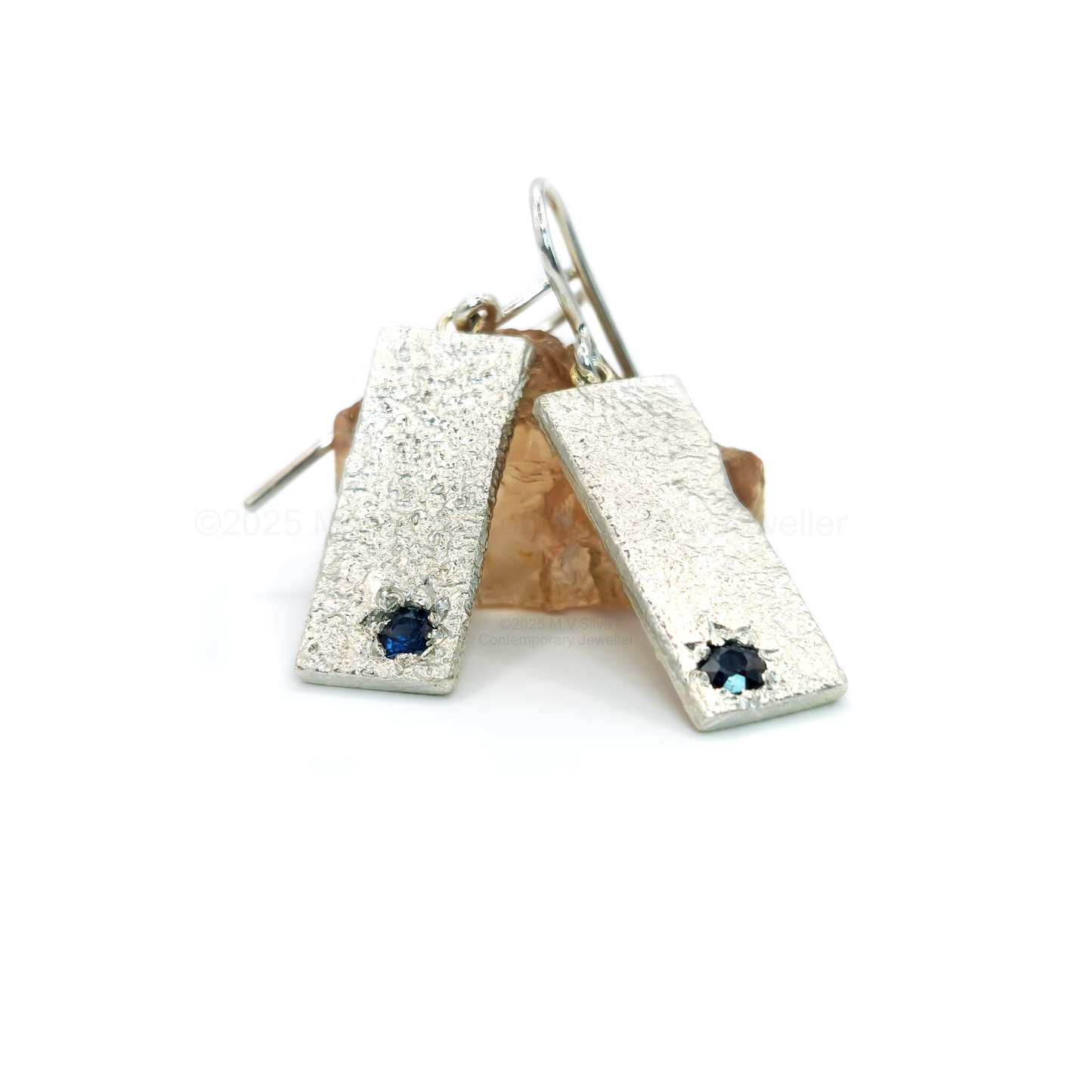 Reticulated sterling silver and sapphire rectangle earrings 6